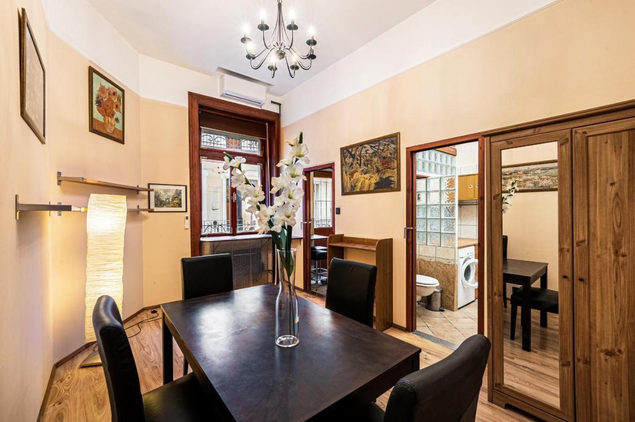 בודפשט Oktogon Beautiful Relaxing Apartment מראה חיצוני תמונה